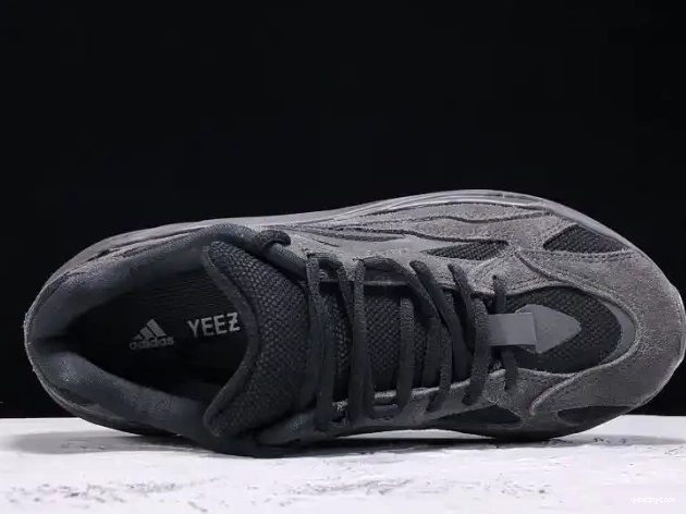 700 V2 Adidas Boost FU6684 Vanta